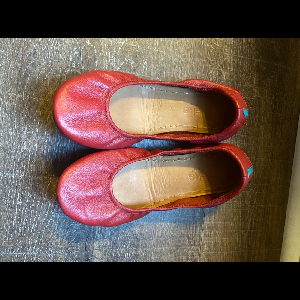 Cardinal red tieks